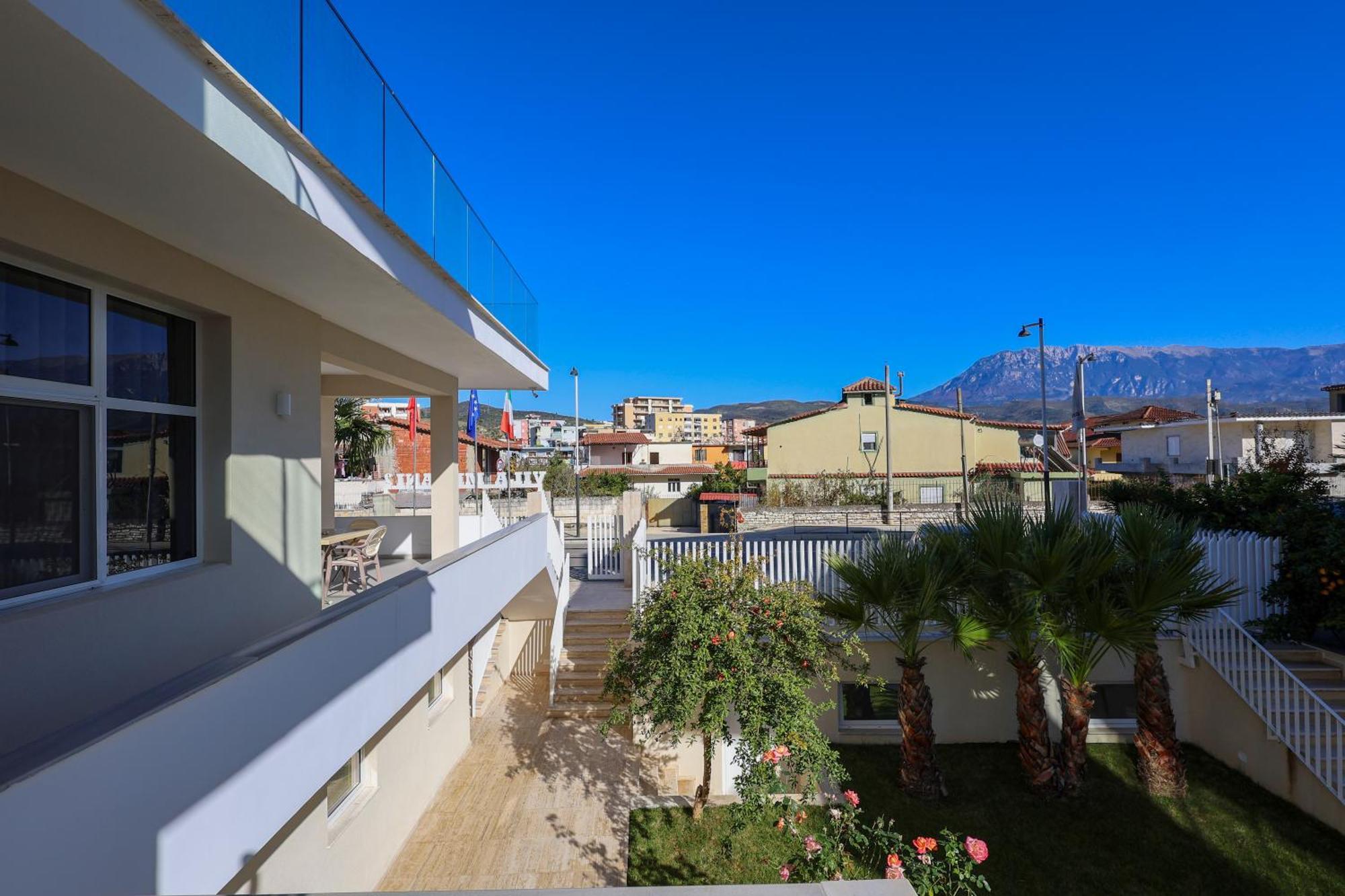 Apartaments Mimani 2 ベラト エクステリア 写真